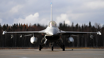 f-16-fighting-falcon-at-runway-front-view.jpg (2560Ã1440) | F16 Fighter | Pinterest | Falcons, City and Military aircraft HD wallpaper